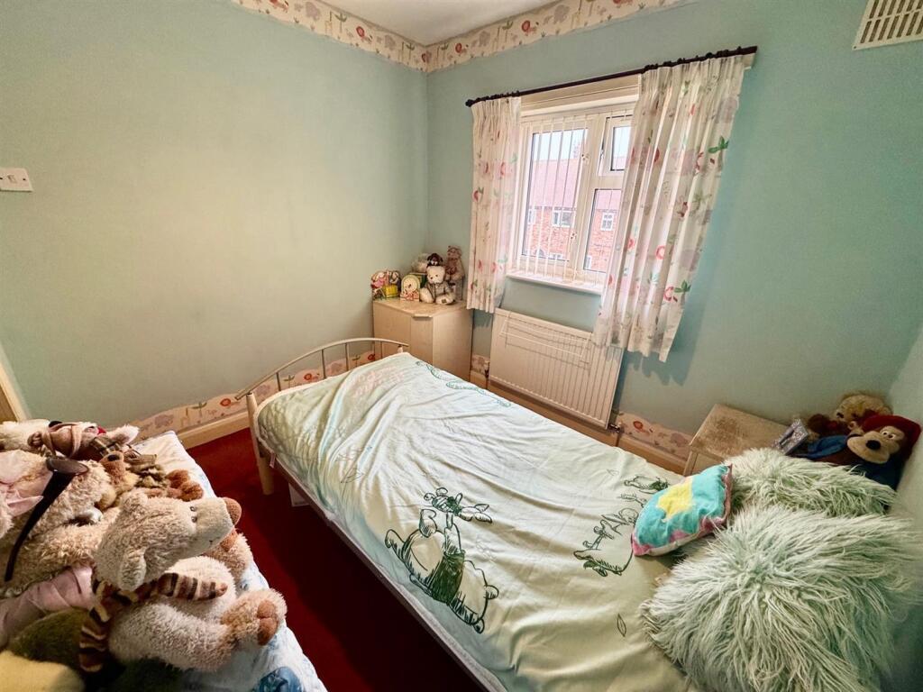 Bedroom 3b.jpg