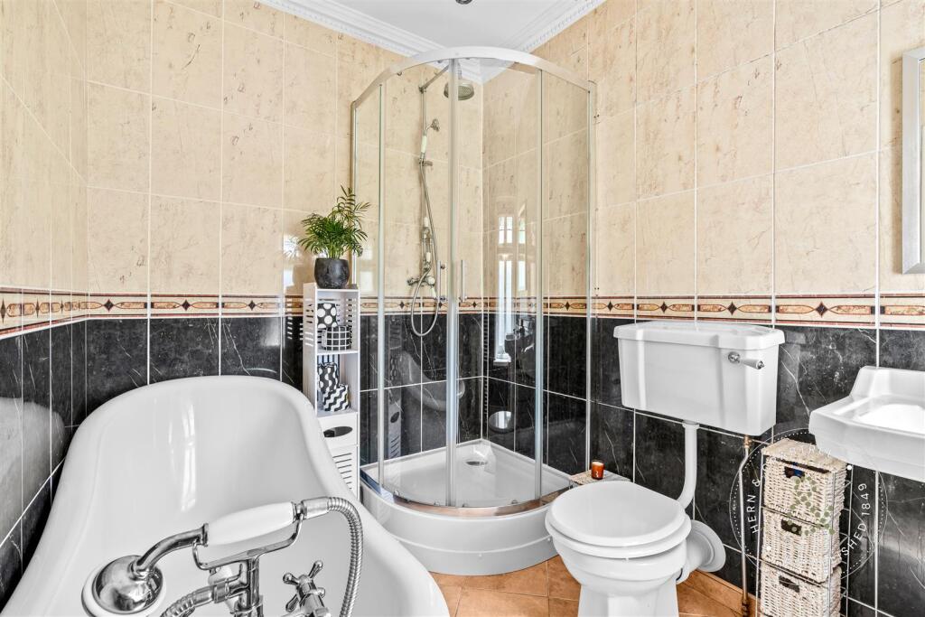 Commercial Road, Hern Crabtree (29).jpg