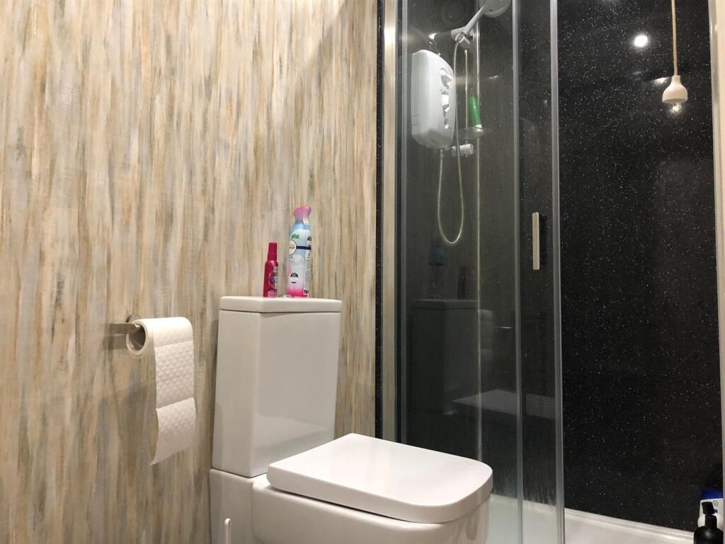 shower room 2.jpg