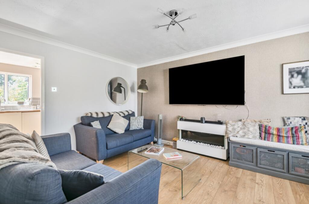 Living Room Plover Drive EweMove Sale