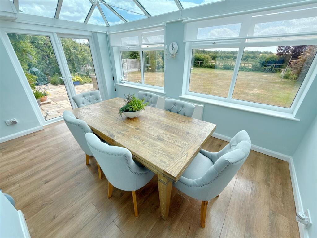 Conservatory / Dining Area