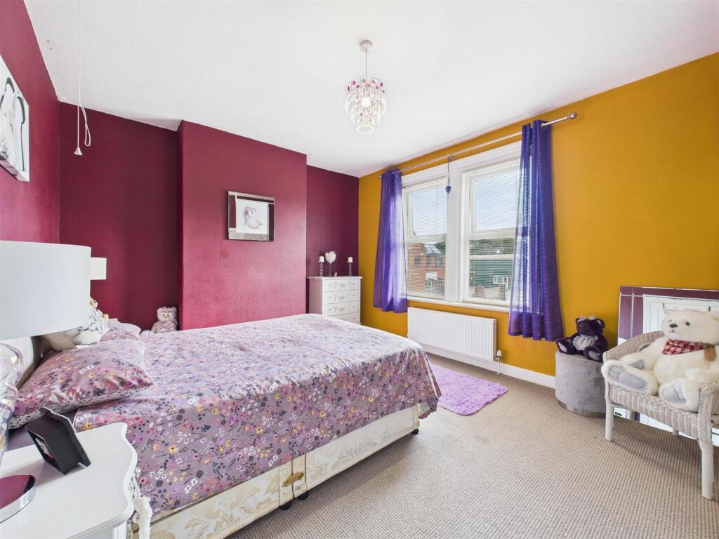 Bedroom: