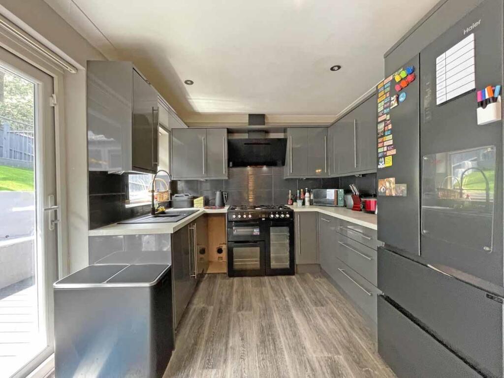 Erlstoke Close 36 - Kitchen 1.jpg