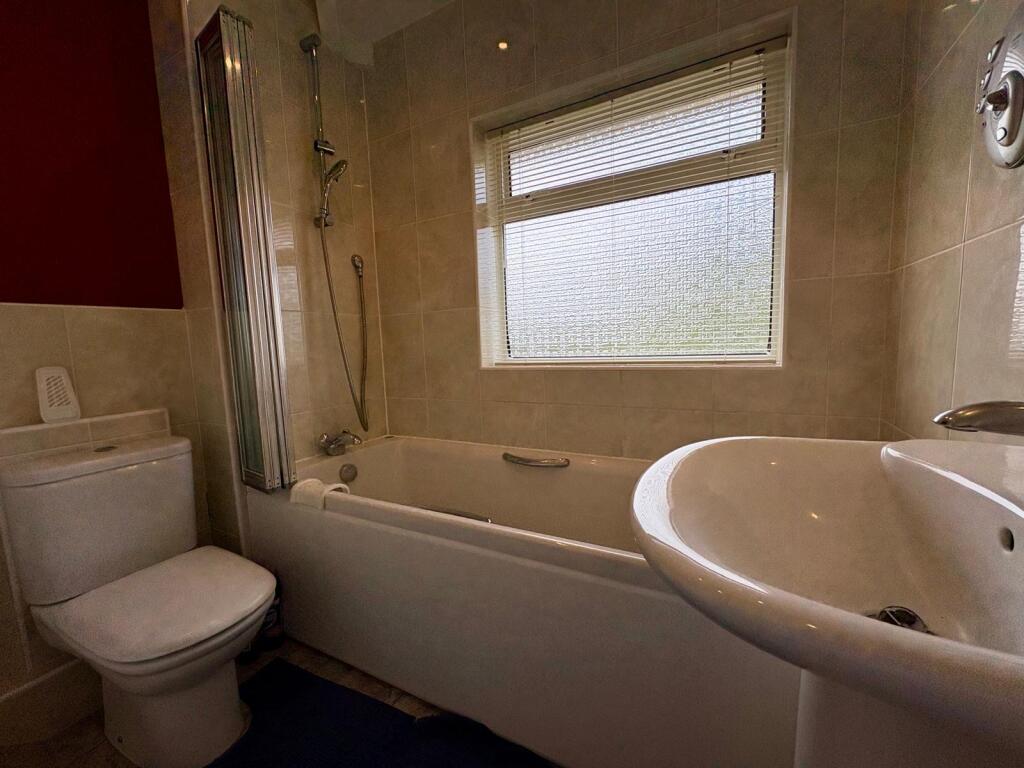 Family Bathroom.jpg