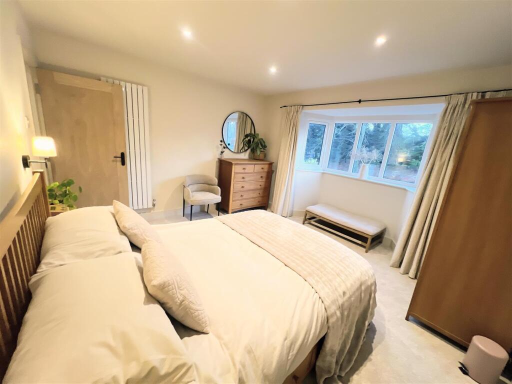 9 -558 Bedroom 2.jpg