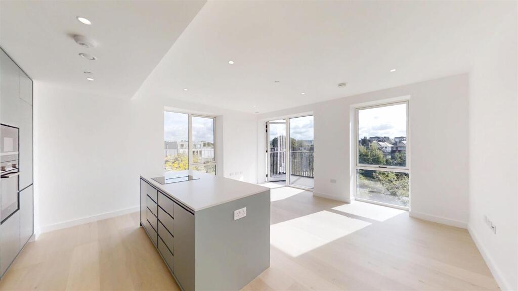 Parkview-Avenue-Brent-Cross-Town-09262025_141818.j