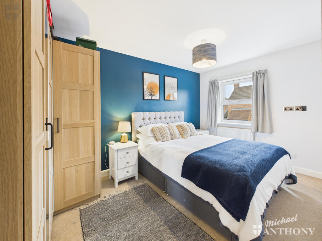 CAM03852G0-PR0435-STILL001