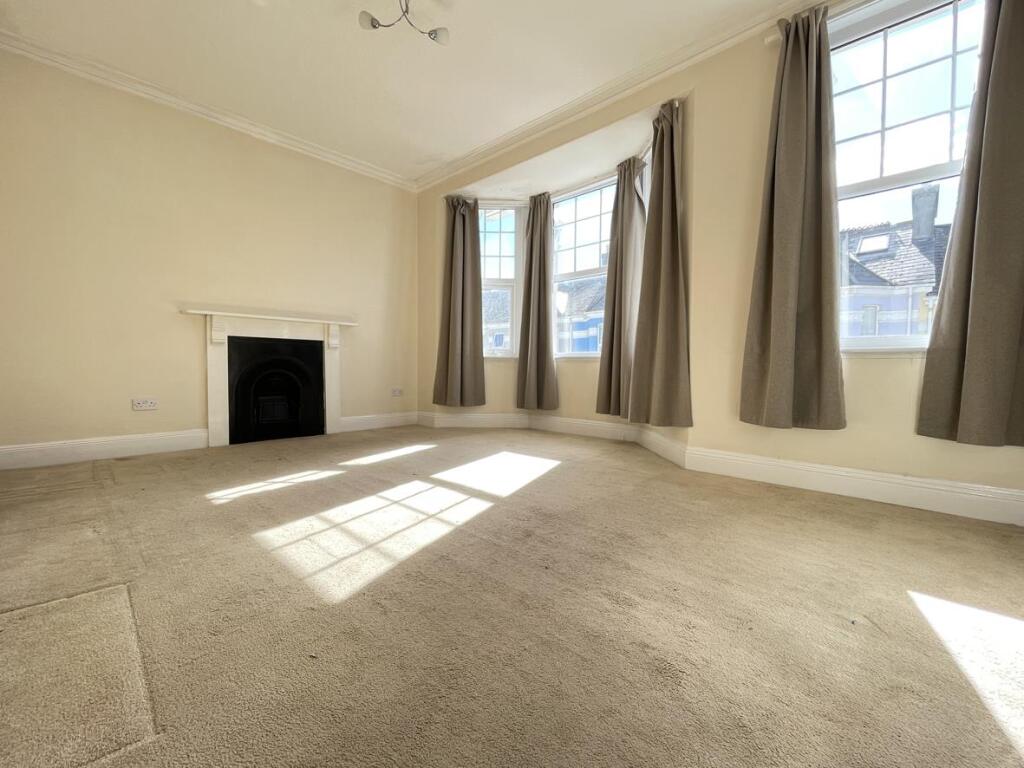 Knighton Road 95 - Bedroom One.jpg