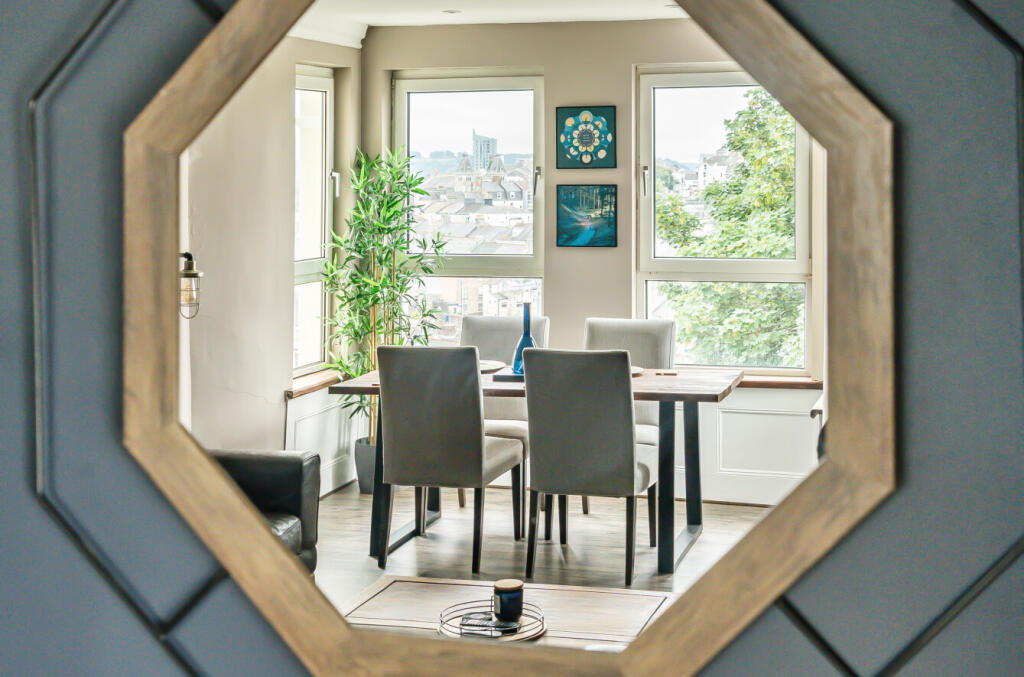 1314987-15-685c37...