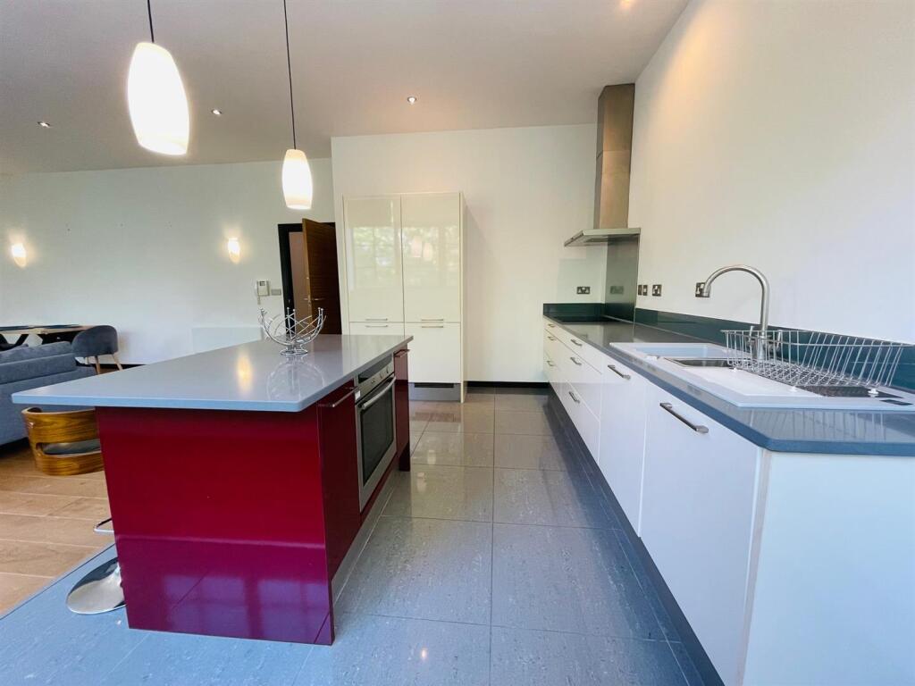 Well appointed kitchen area