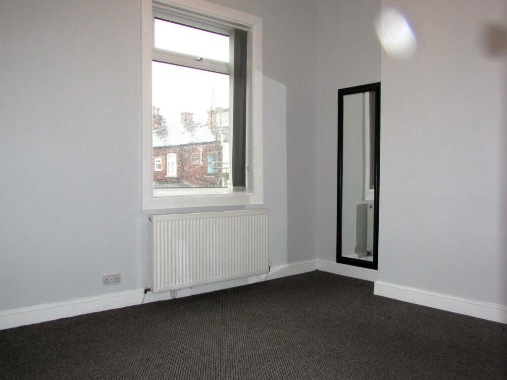 FrancisSt5bed1.JPG