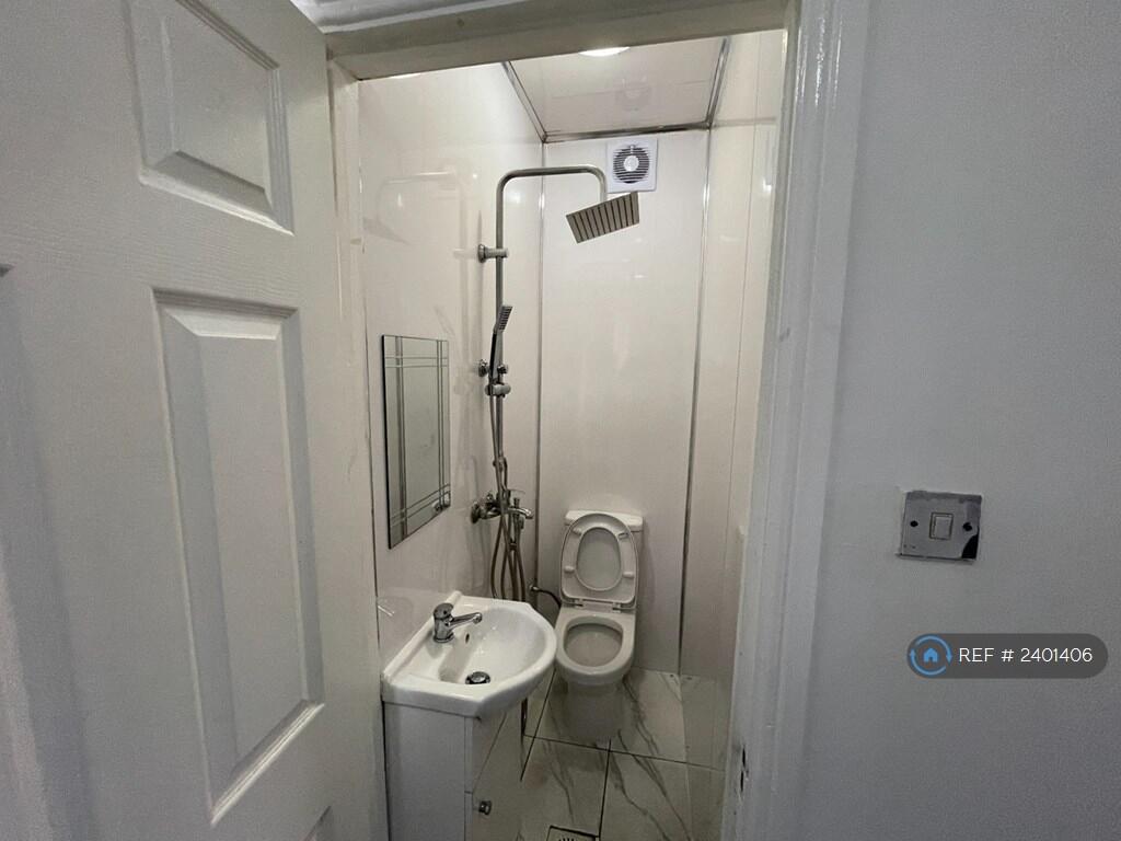 Downstairs Toilet/Bathroom