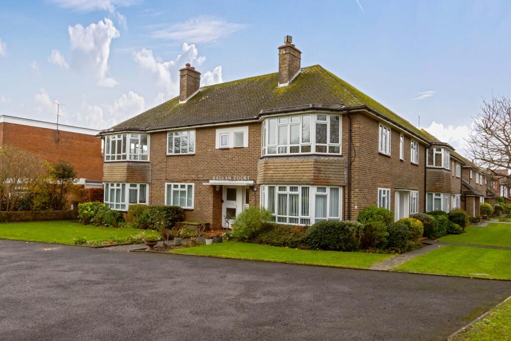 Raglan Court_14