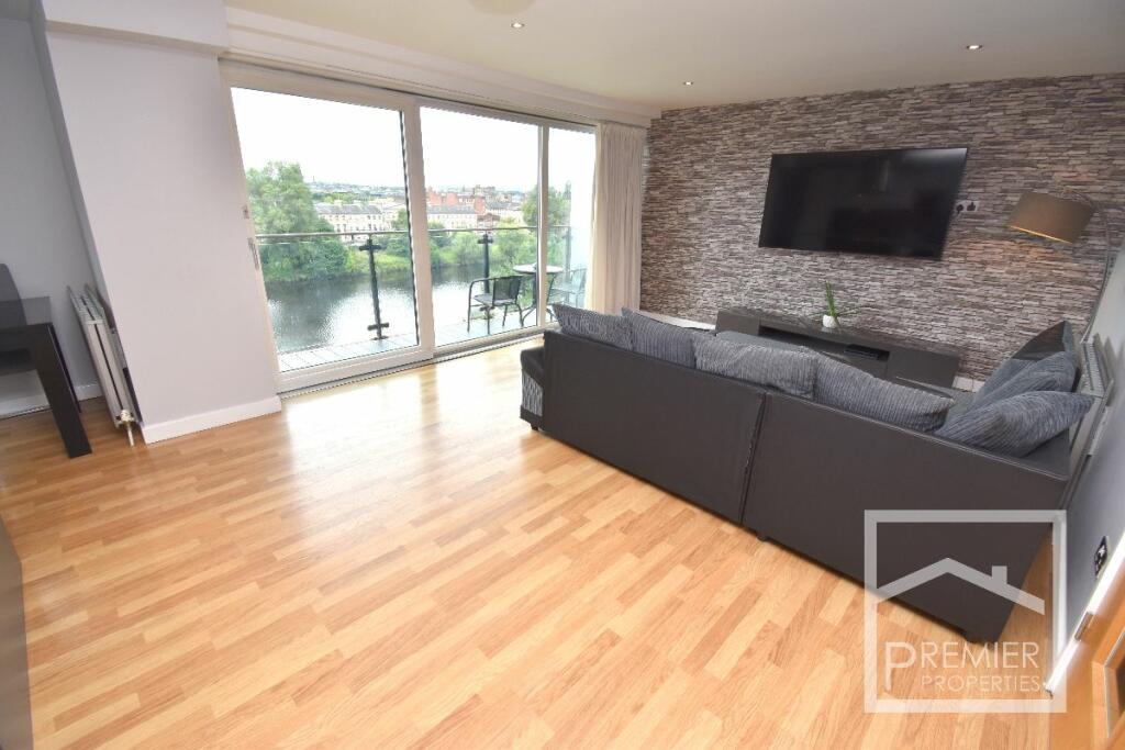 Lounge/Kitchen