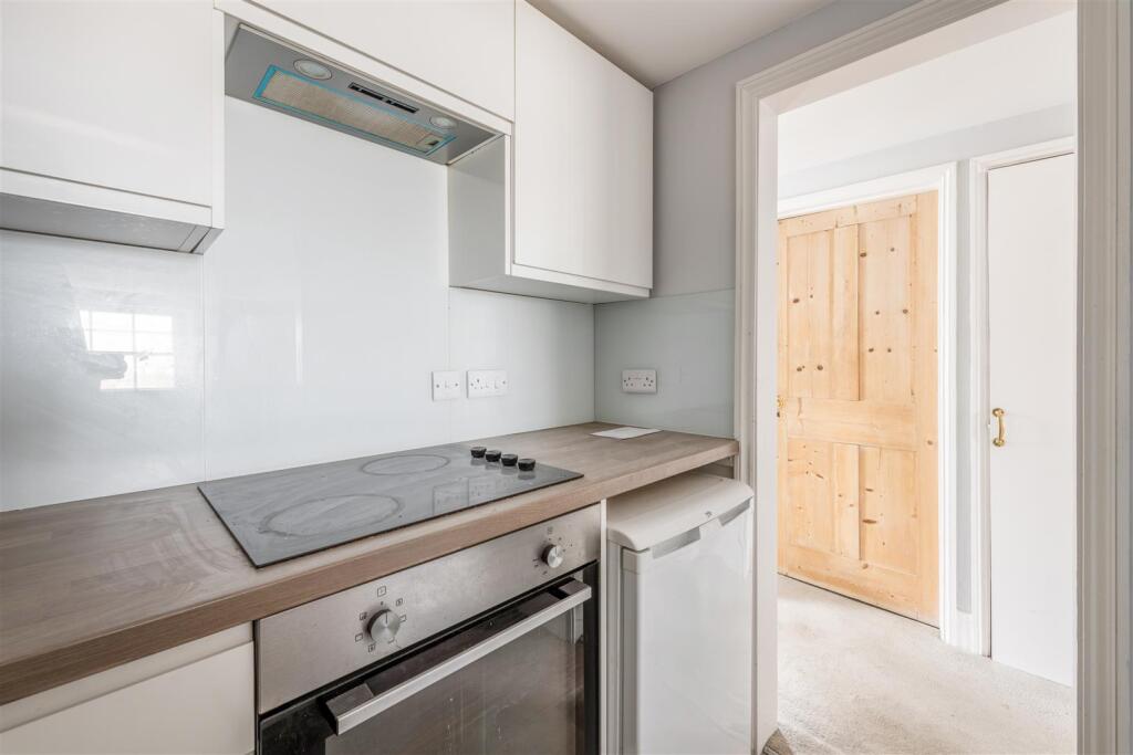 Flat 16, 5-6 Sussex Square-5.jpg