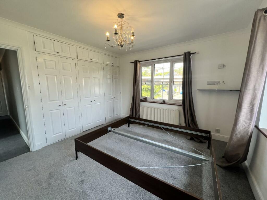 bedroom 4.jpg