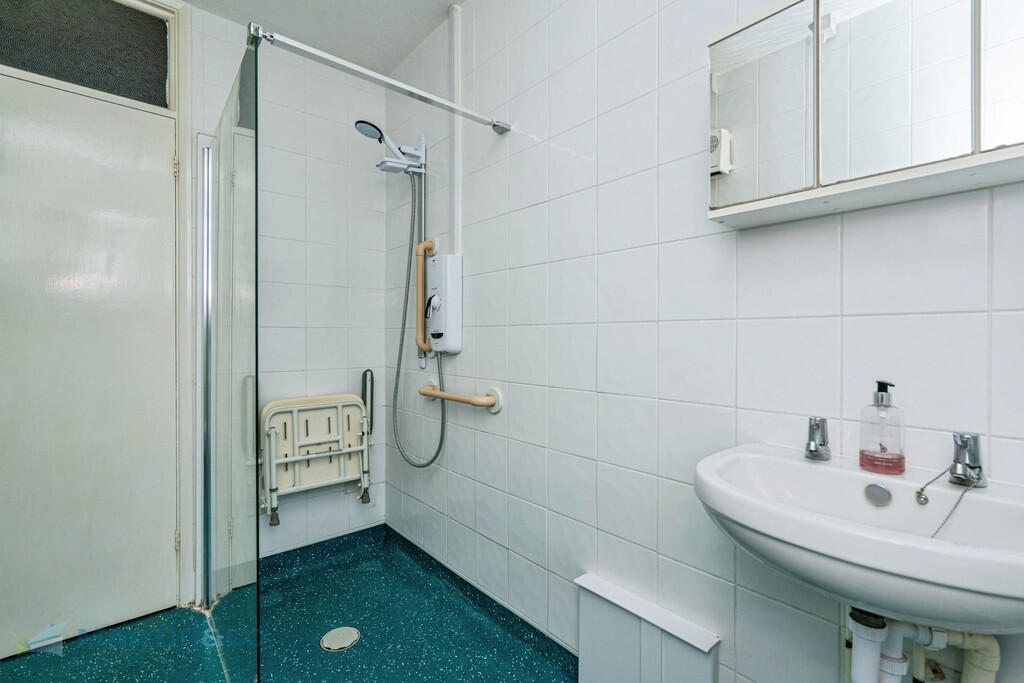 gu228dg-jwp-dsc00...