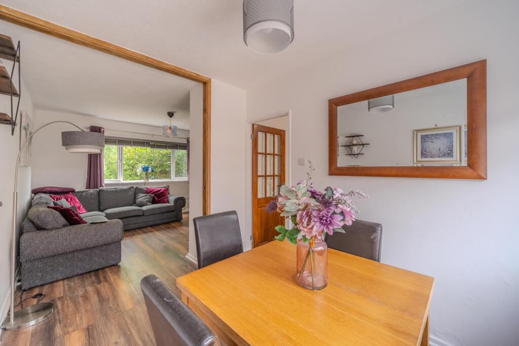 6 Canberra Close-12.jpg