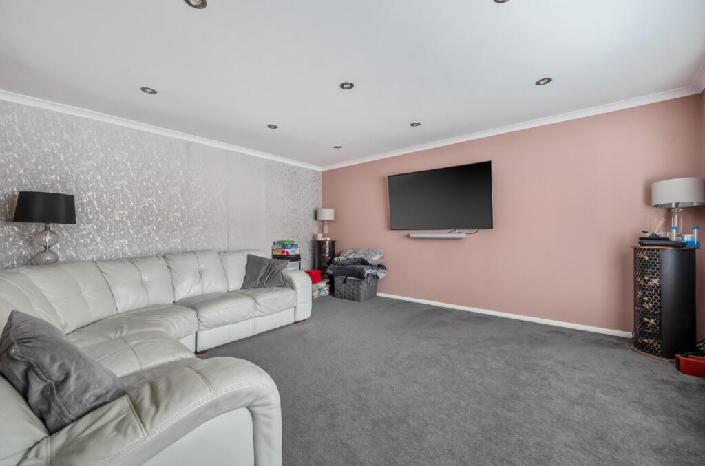 1385280-46-692842...