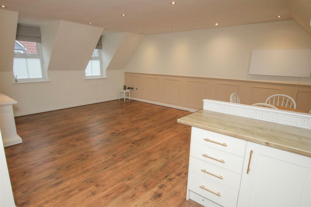 OPEN PLAN LIVING DINING KITCHEN