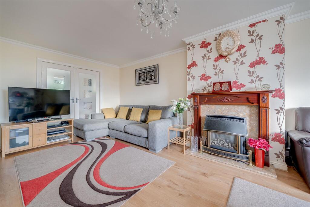 23 Knaresborough Drive-2.jpg