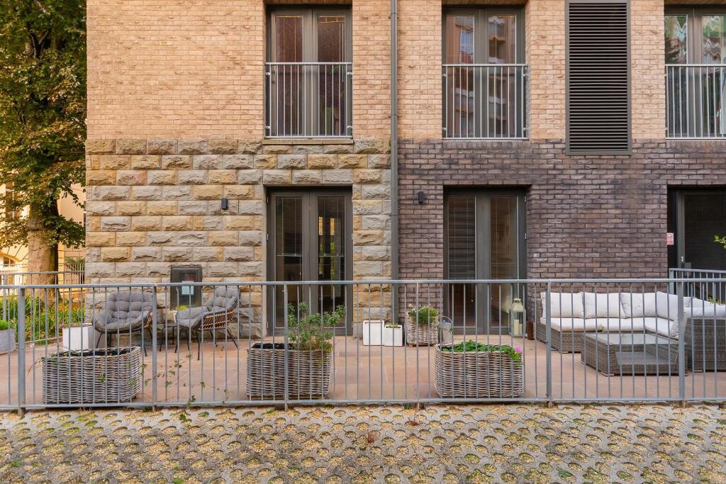 0F1HRE - External E.jpg