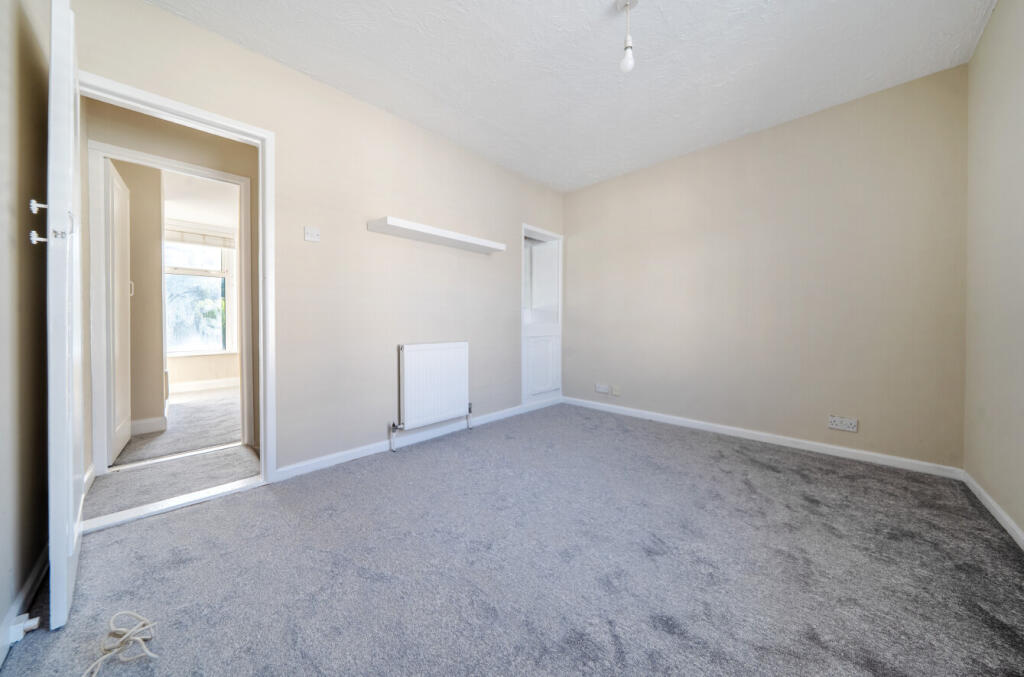 1342587-5-68a6d82...