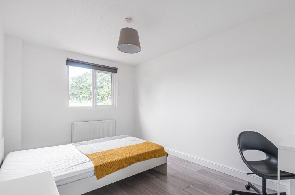 Park Barn Drive, Guildford, GU2 