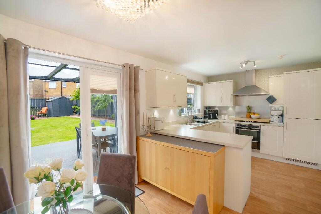Kitchen Diner - 4
