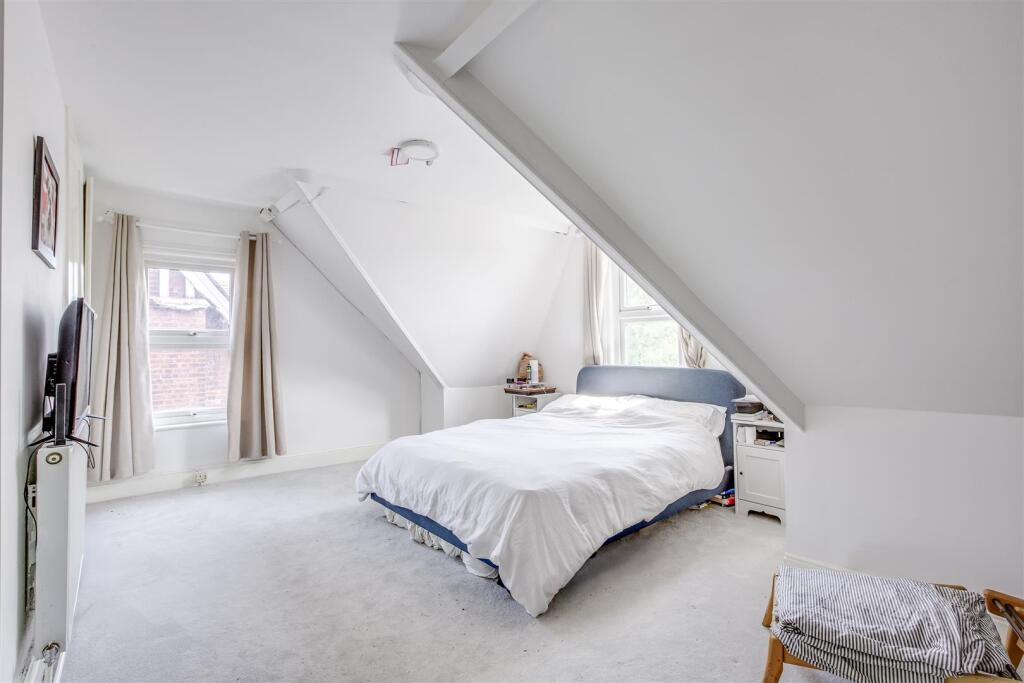 51 London Road, HP11 1BN-1.jpg