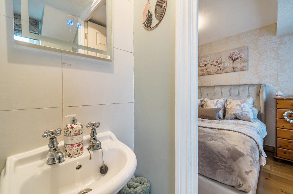 1388476-10-695d30...