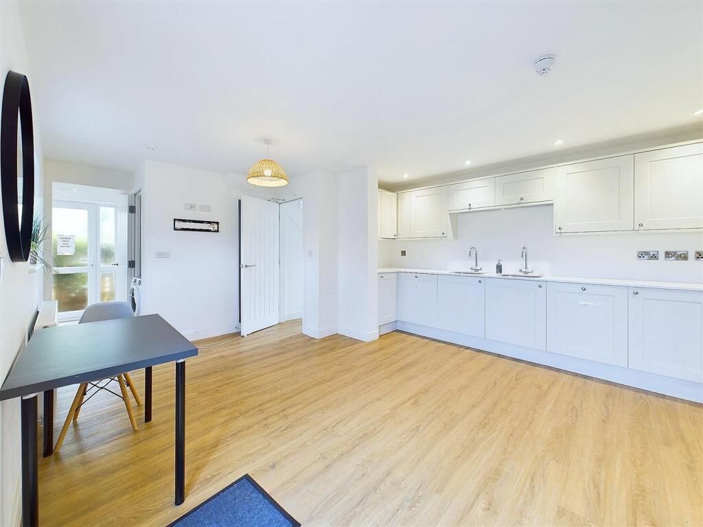5 - 6 Bed HMO Filton.jpg