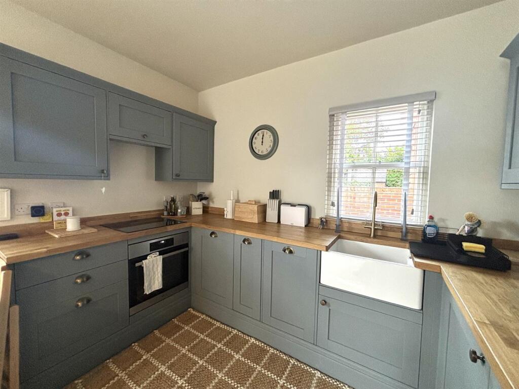 kitchen 4stp.jpg