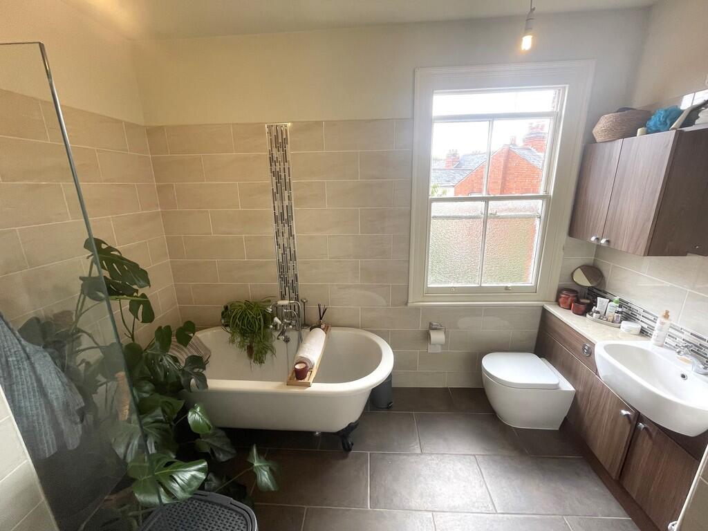 bathroom 2 use