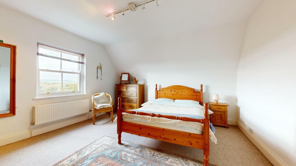 bed 4.jpg