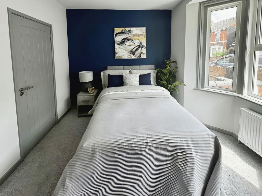 Lansdown Road, Old Town, Swindon, Wiltshire, SN1 3NF