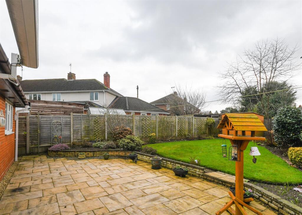 17a Chapel Lane - Garden.jpg