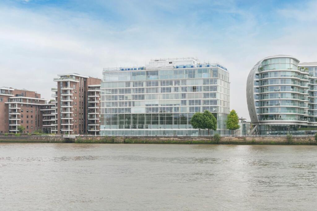 Apartment 64-66 Riverside One Hi-34.jpg