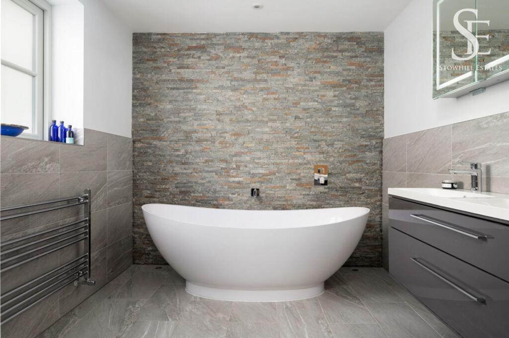 master ensuite