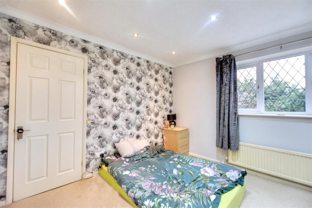 Bedroom 1_3.jpeg