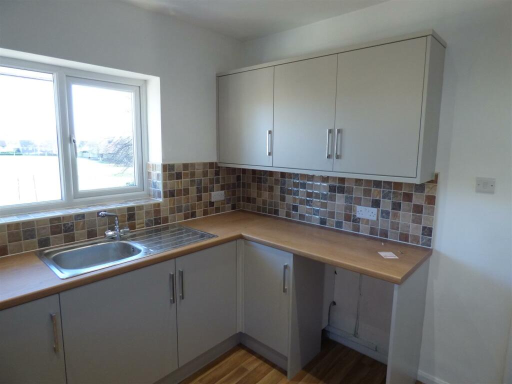 kitchen v2.JPG