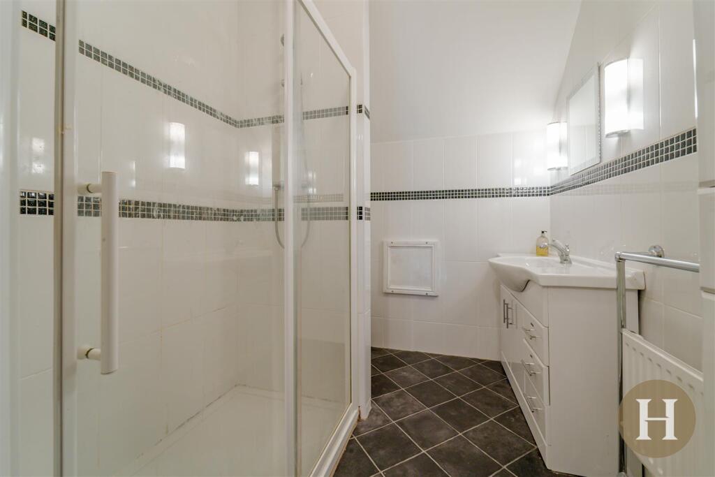 Hadleigh Estate Agents-37.jpg