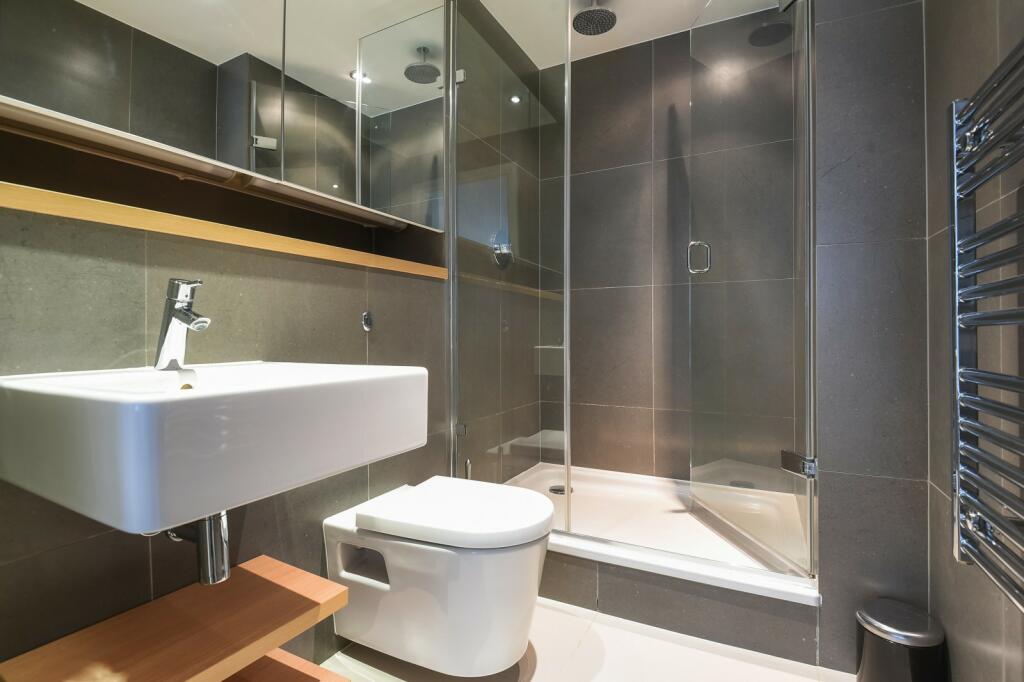 En-Suite Bathroom