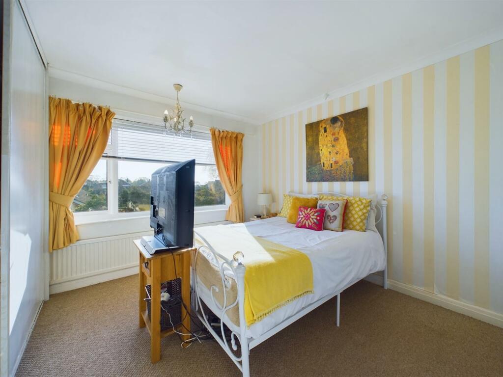 Bedroom: