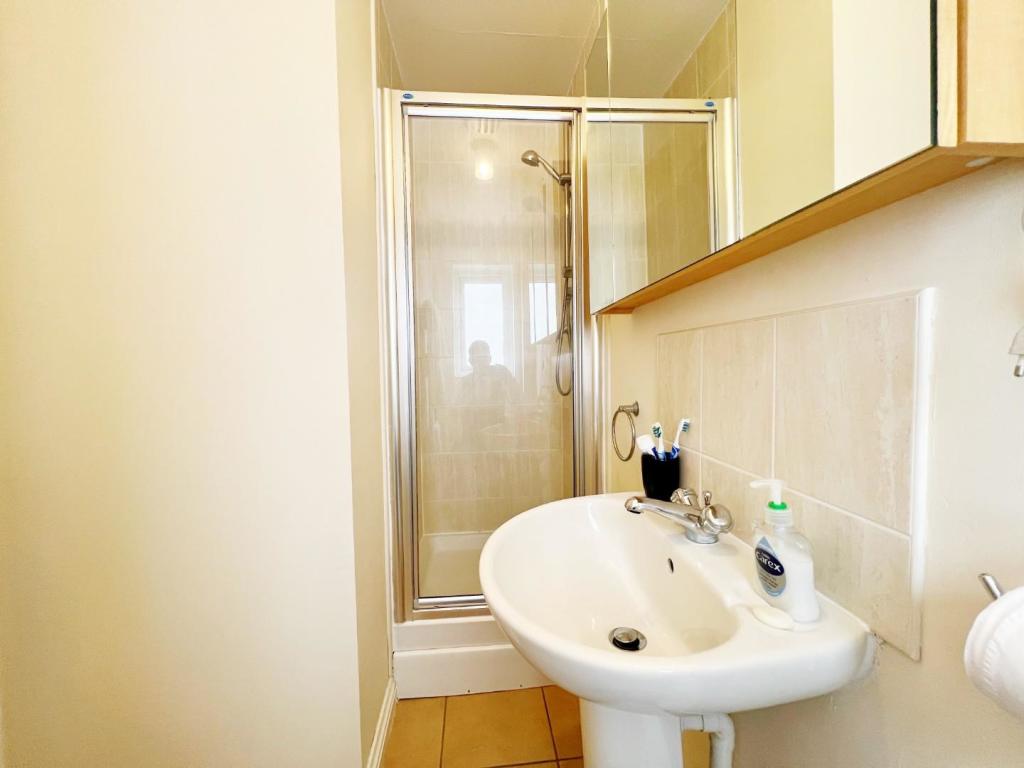 En Suite Shower Room.jpg