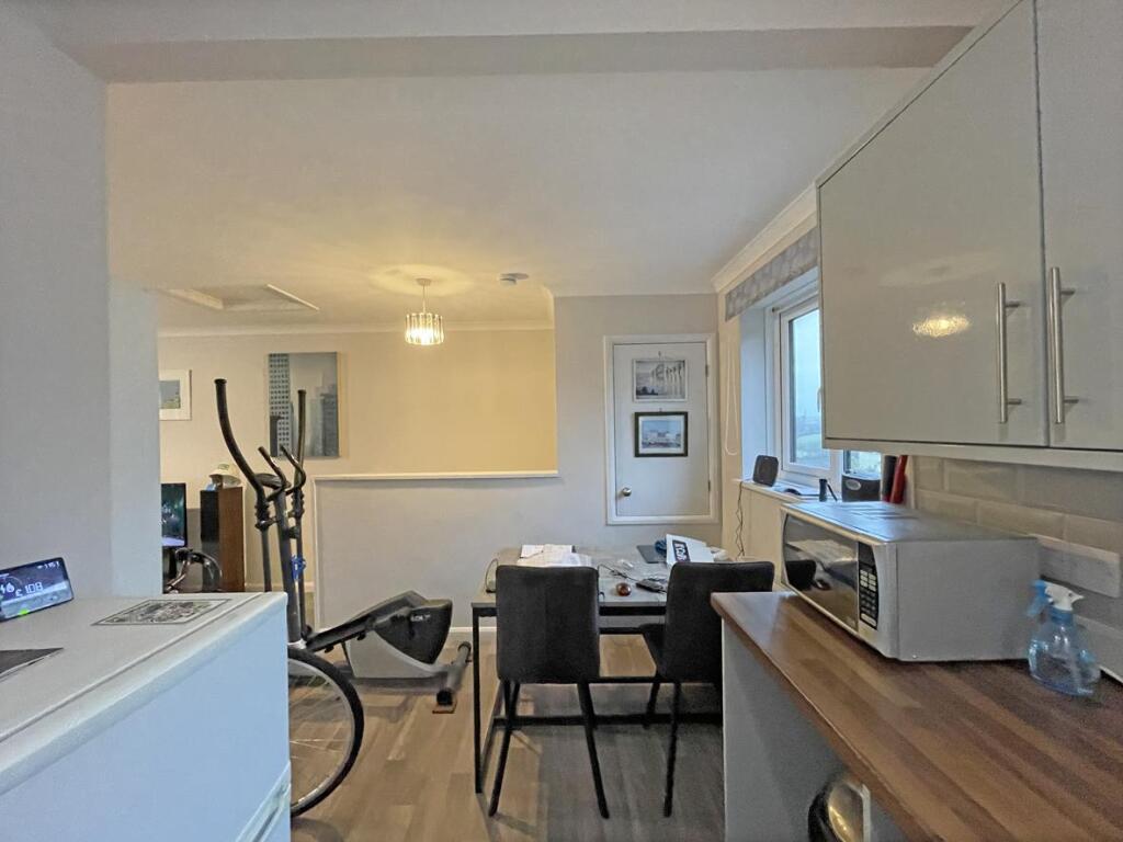 Mosses Court 6 - Dining Area.jpg