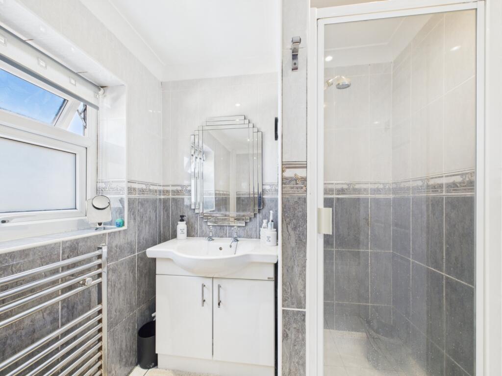 CAM02386G0-PR0123-STILL021