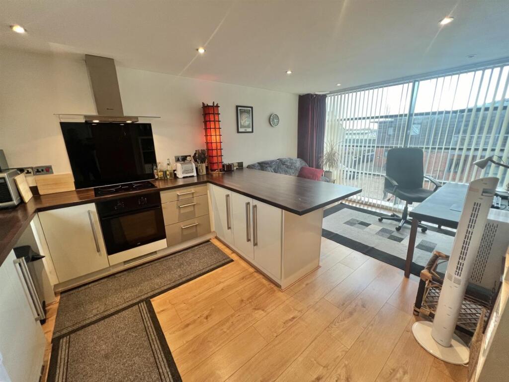 Kitchen 4.jpg