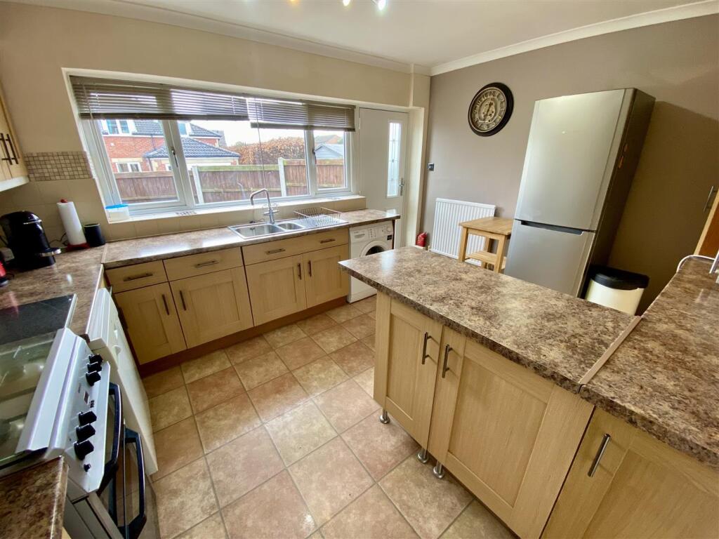 Bramleys Estate Agents - 67 West Royd Avenue - Mir