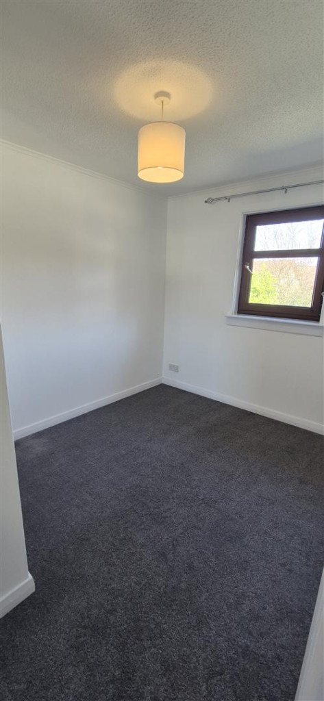 22 WoodcroftAvenue Bed.png